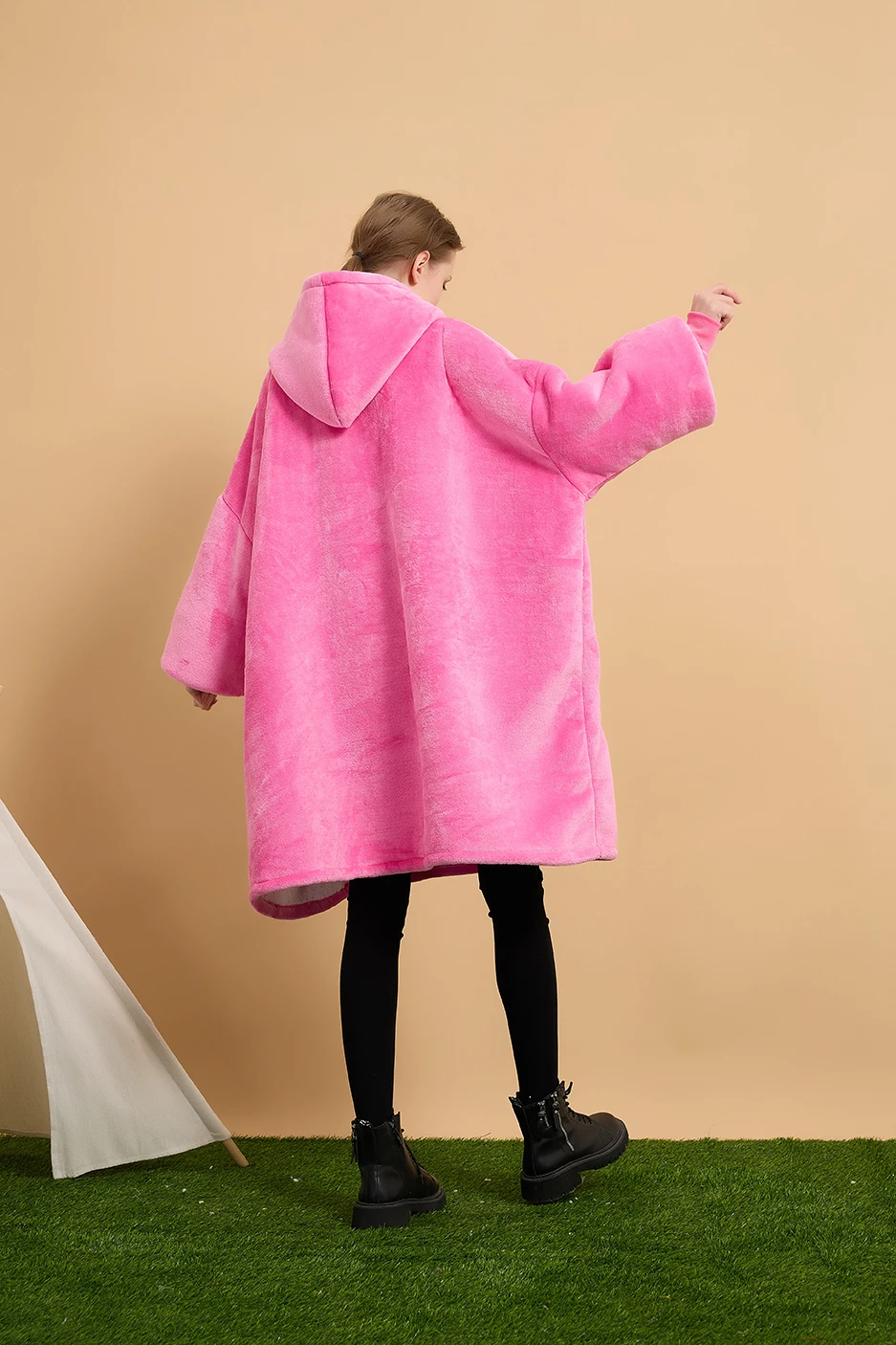 Factory winter tv hooded blanket hoodie sherpa fleece fluffy hoodie blanket oversized giant sweatshirt blanket for adult