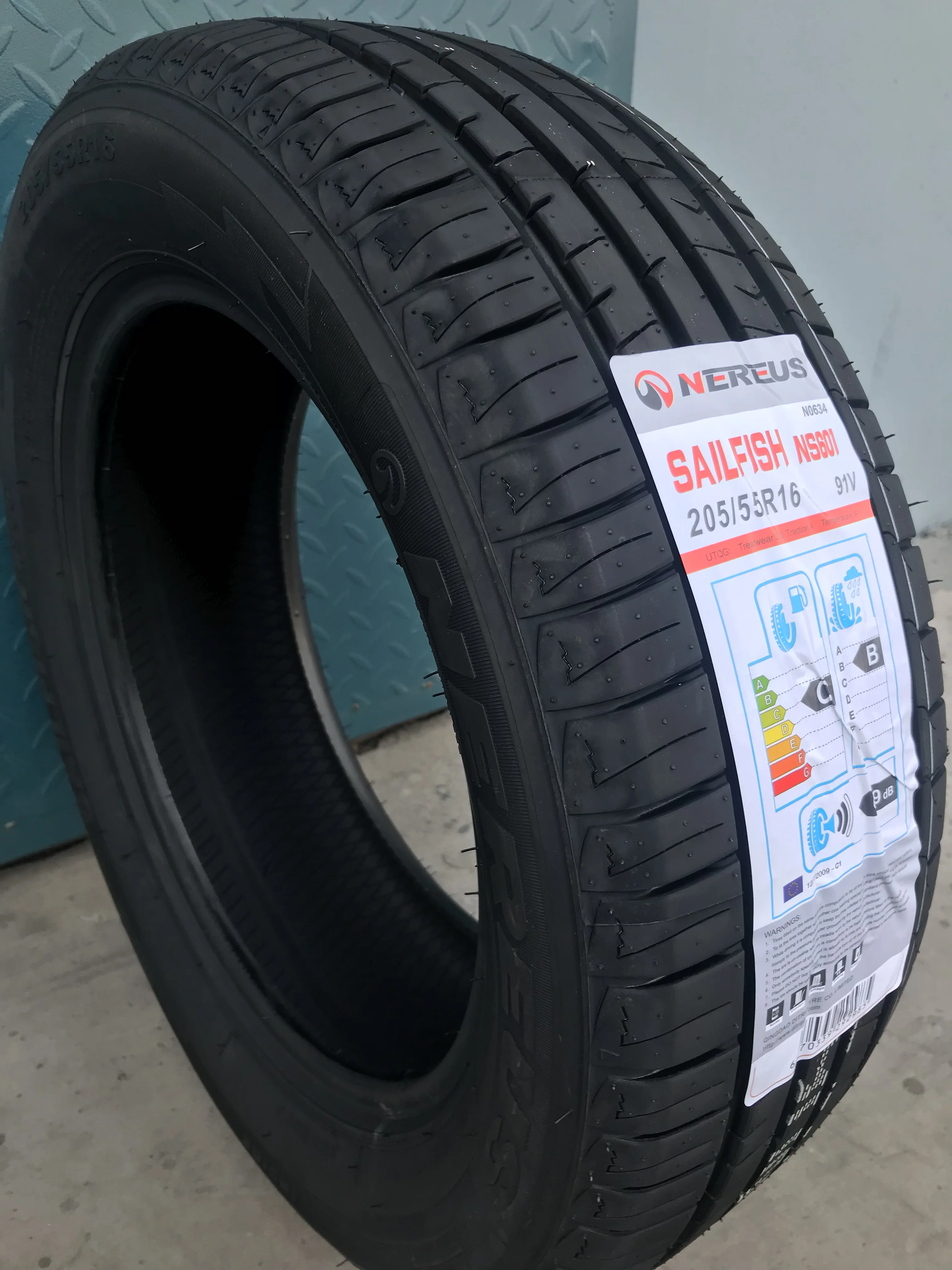 Wholesale Chinese good price Longmarch Winda Charmhoo PCR car tire for Europe