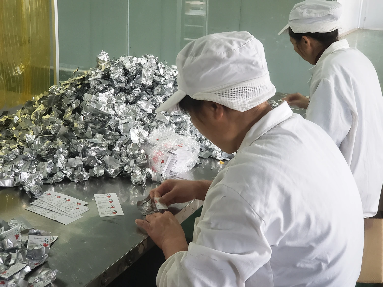 Blooming tea ball flower handmade tea EU standard support OEM package jasmine globe amaranth flower green tea