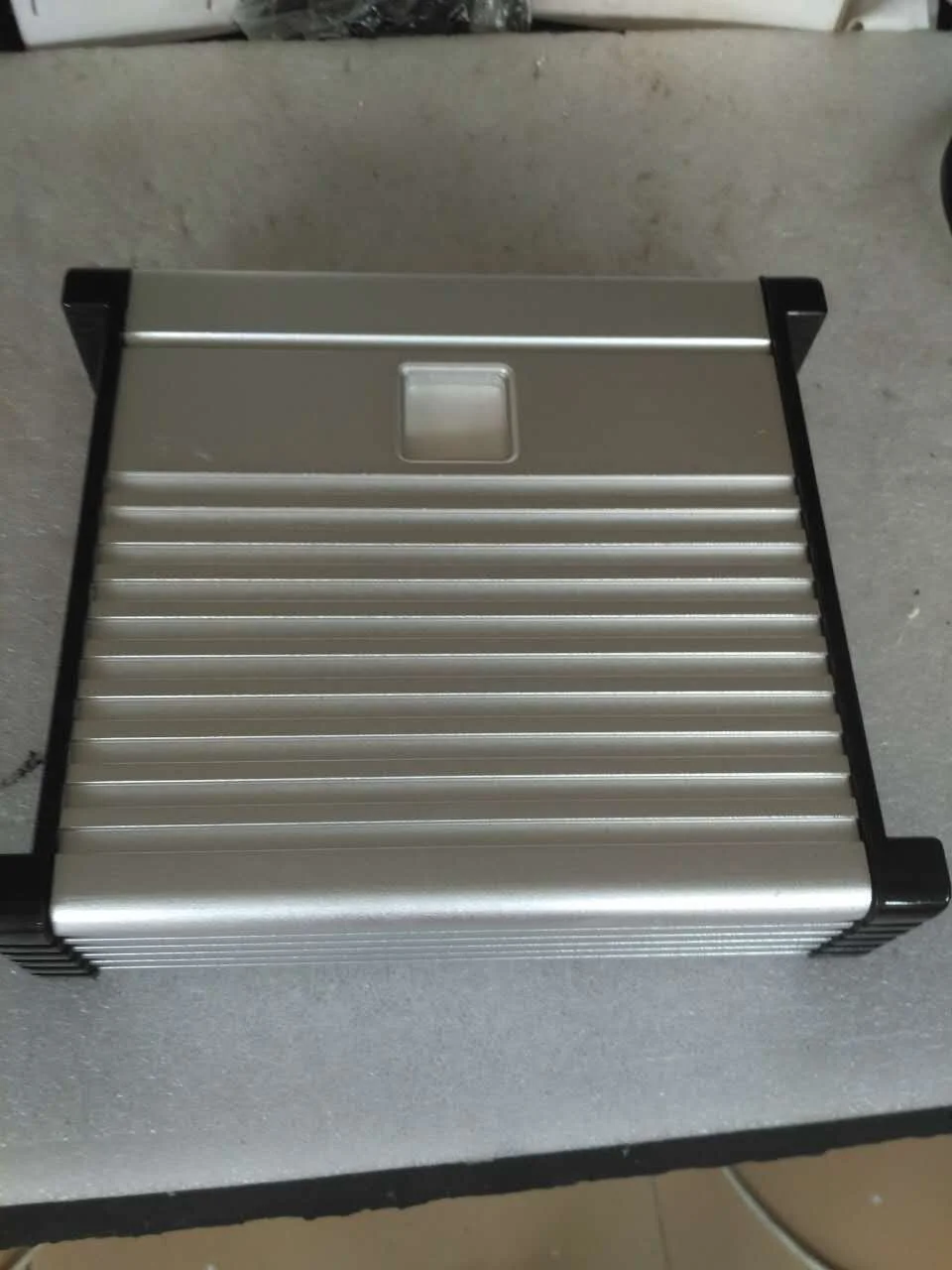 Amplifier car silver 1X600W mini