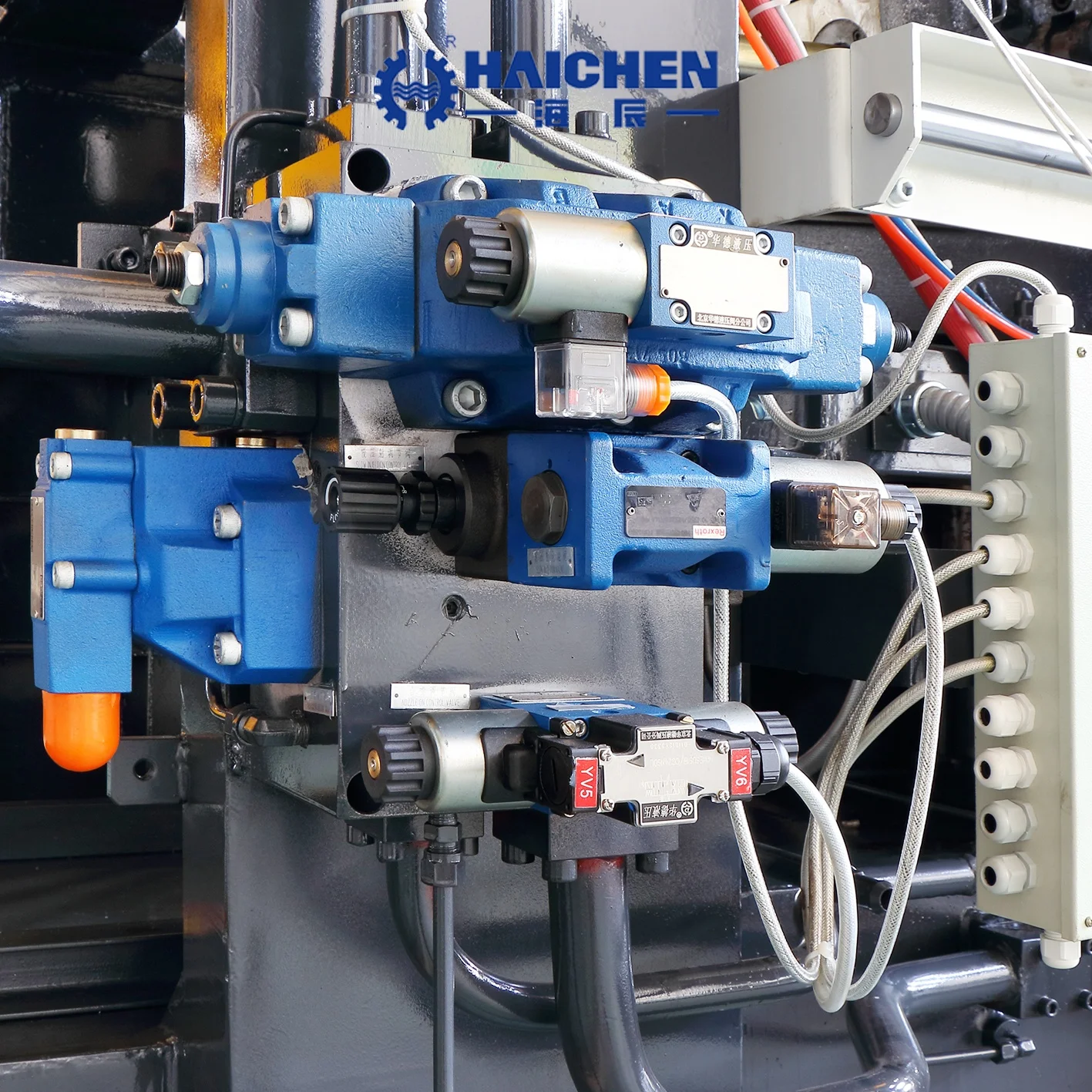 
HAICHEN Machinery High Quality 900 KN Hot Chamber Zinc Die Casting Machine 