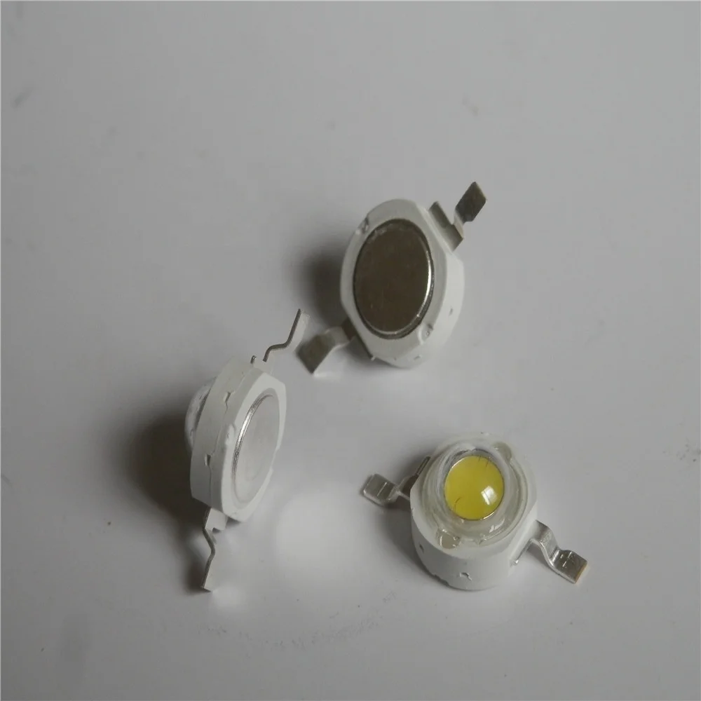 Bridgelux 40mil white 1W 300mA - 330mA Led lamp 120lm 6000K - 6500K packed in bag