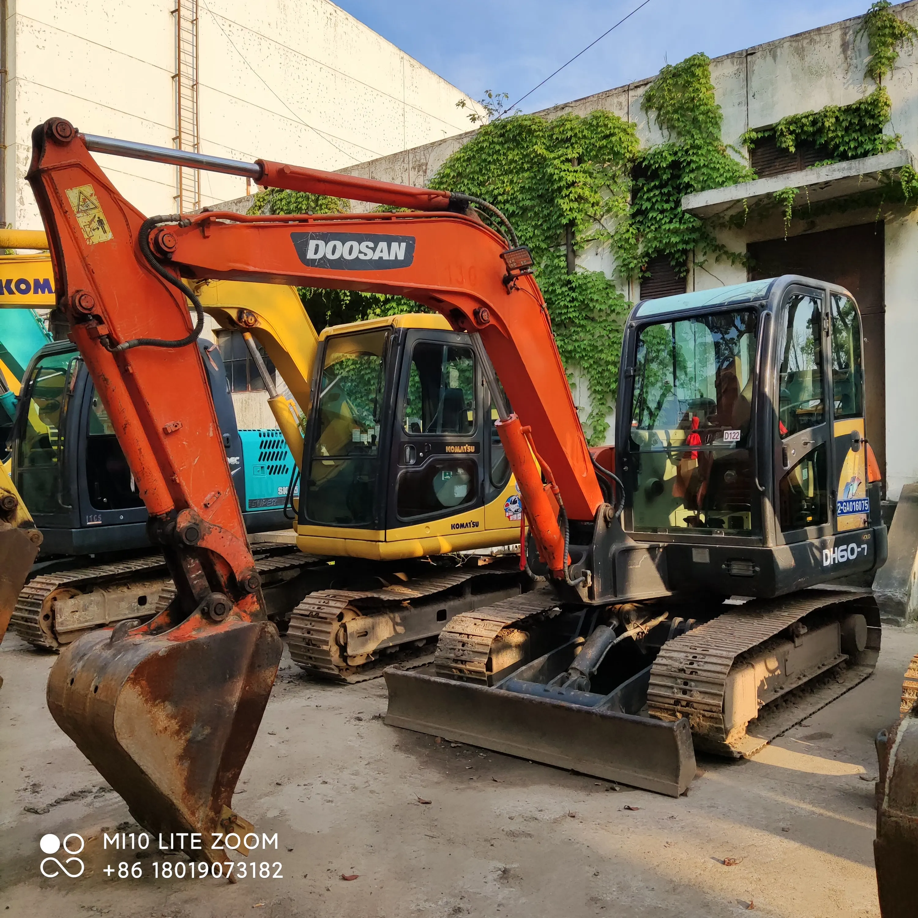 Used Small Hydraulic Crawler Doosan DH60-7 crawler track Seconnd Hnad 6 ton digger in good condition for sell