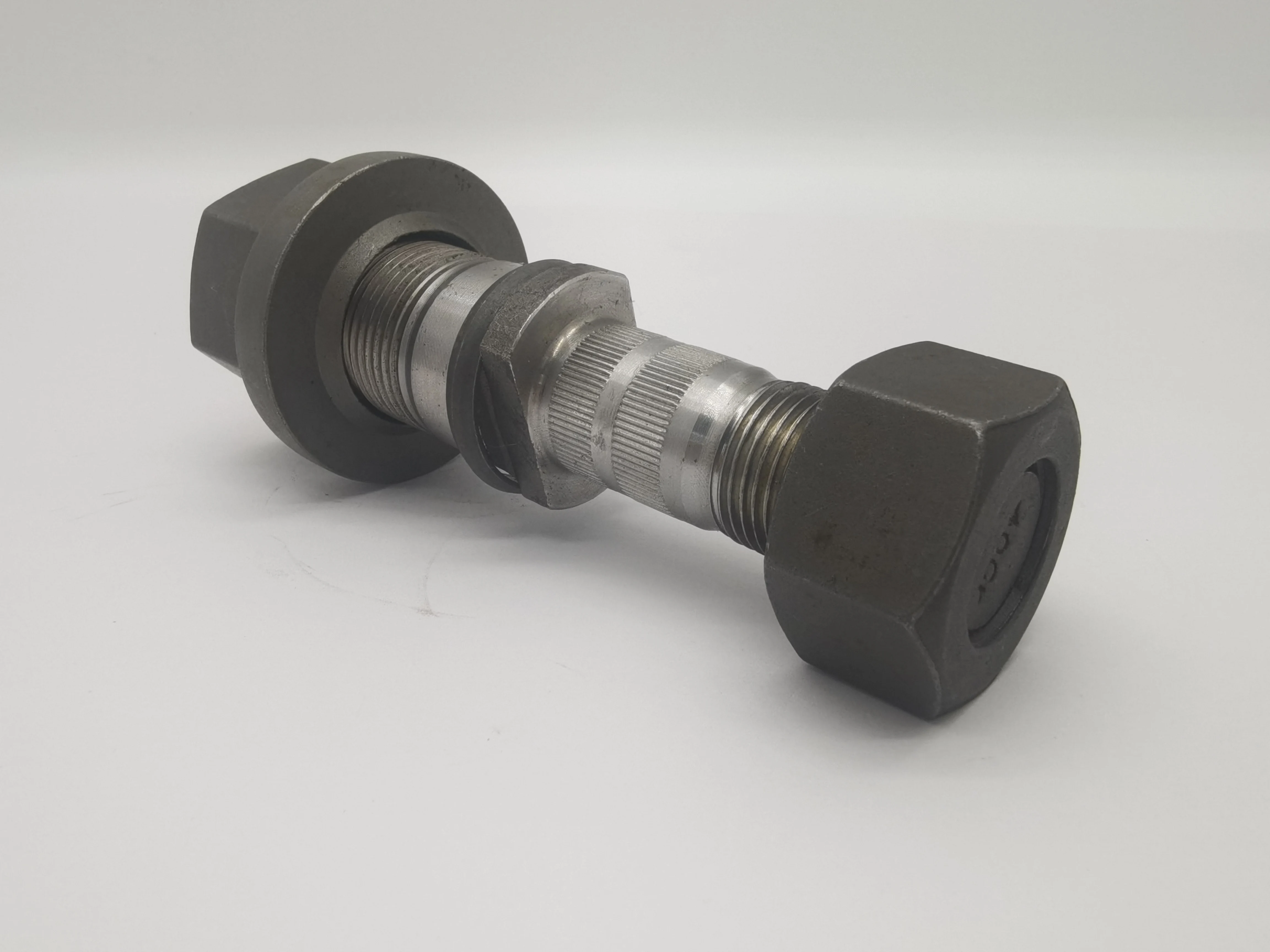 M30 * 2/M22*1 5 140L 153 болт и гайка заднего