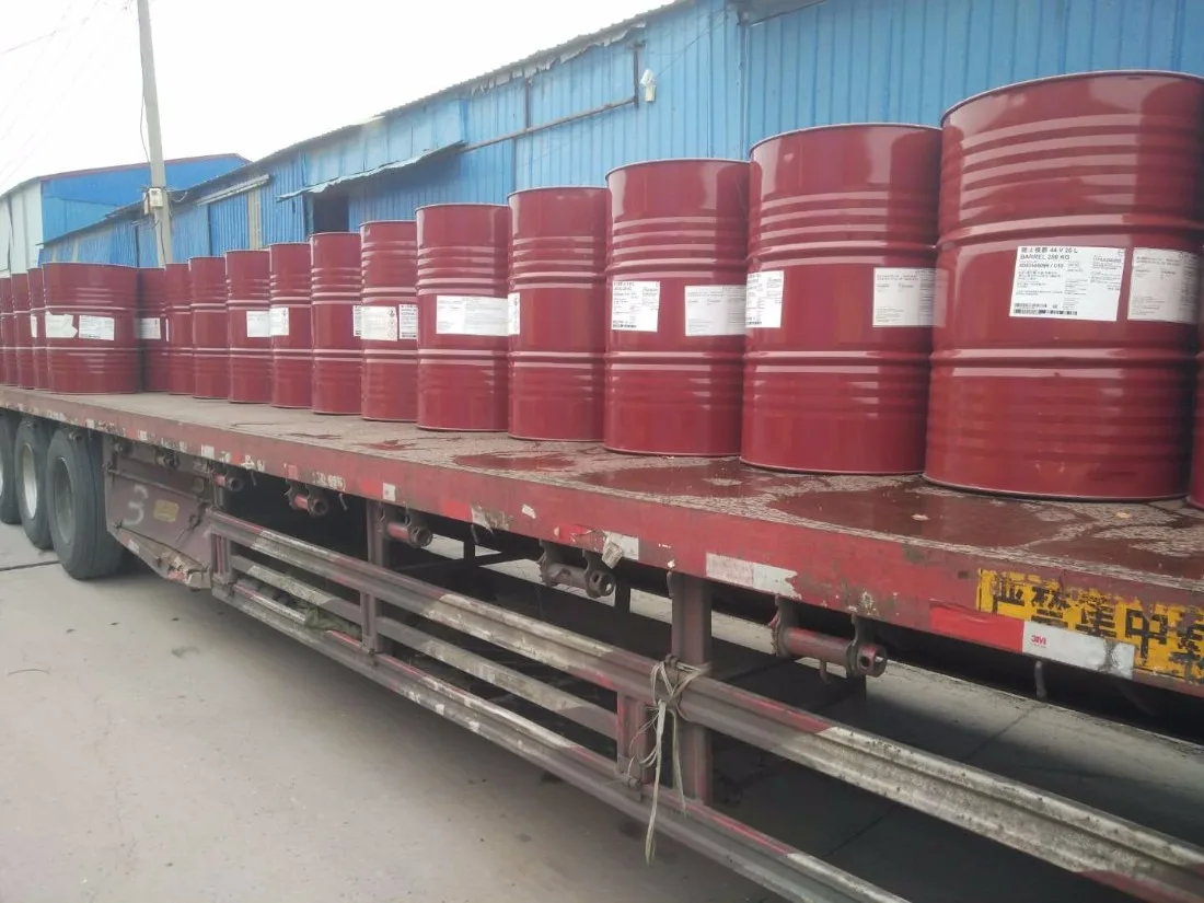 China Manufacturer direct sale Origin Mdi Methylenediphenyl Diisocyanate Pm200 Polymeric Mdi CAS 101-68-8