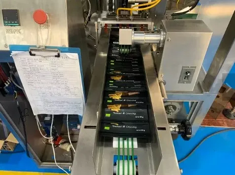 High-speed Automatic Vacuum Packaging Machine for Chicken and Egg Packaging