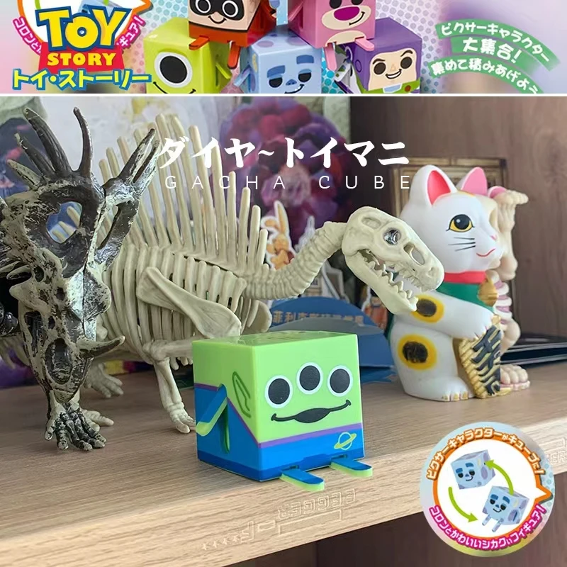 The latest plastic assembled face changing cube expression puzzle toy for children is suitable for children over 3