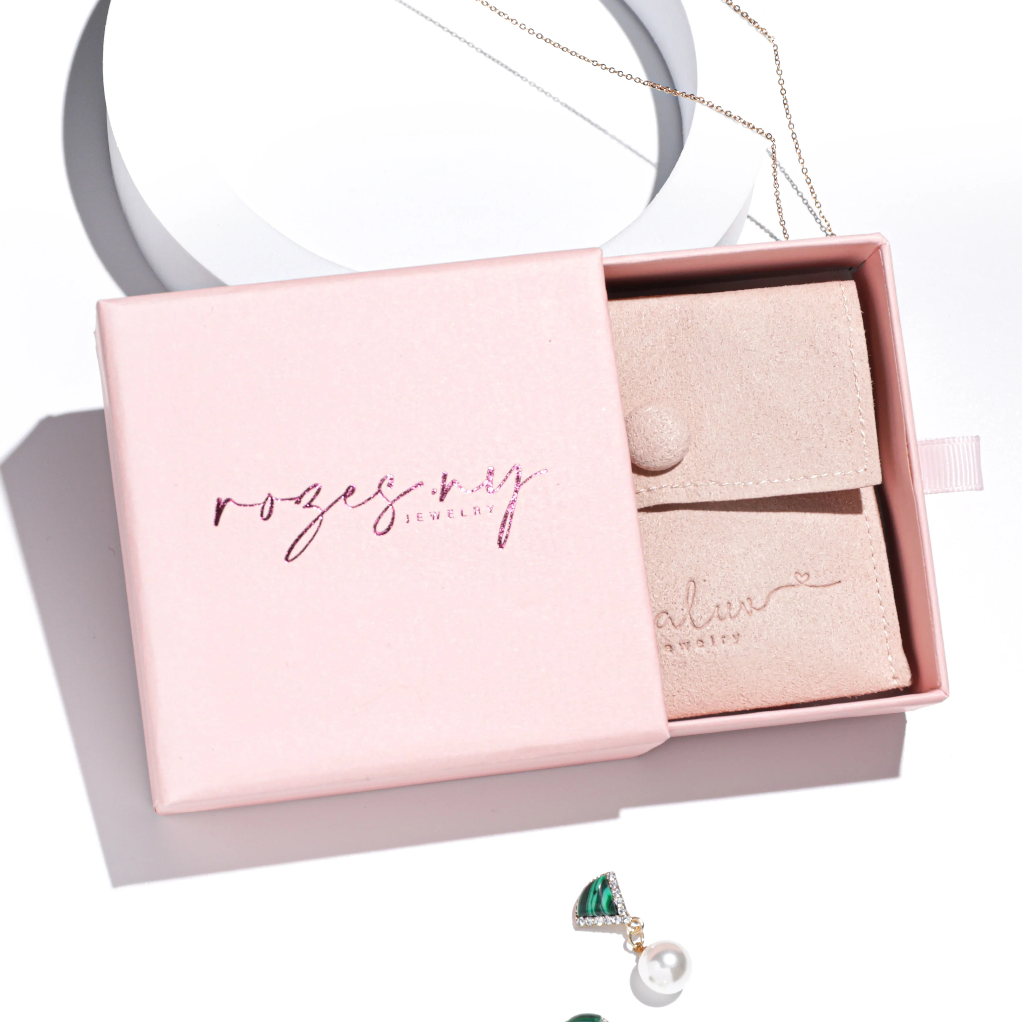 Hot Paper Jewelry Packaging Box for Bracelet Pendant
