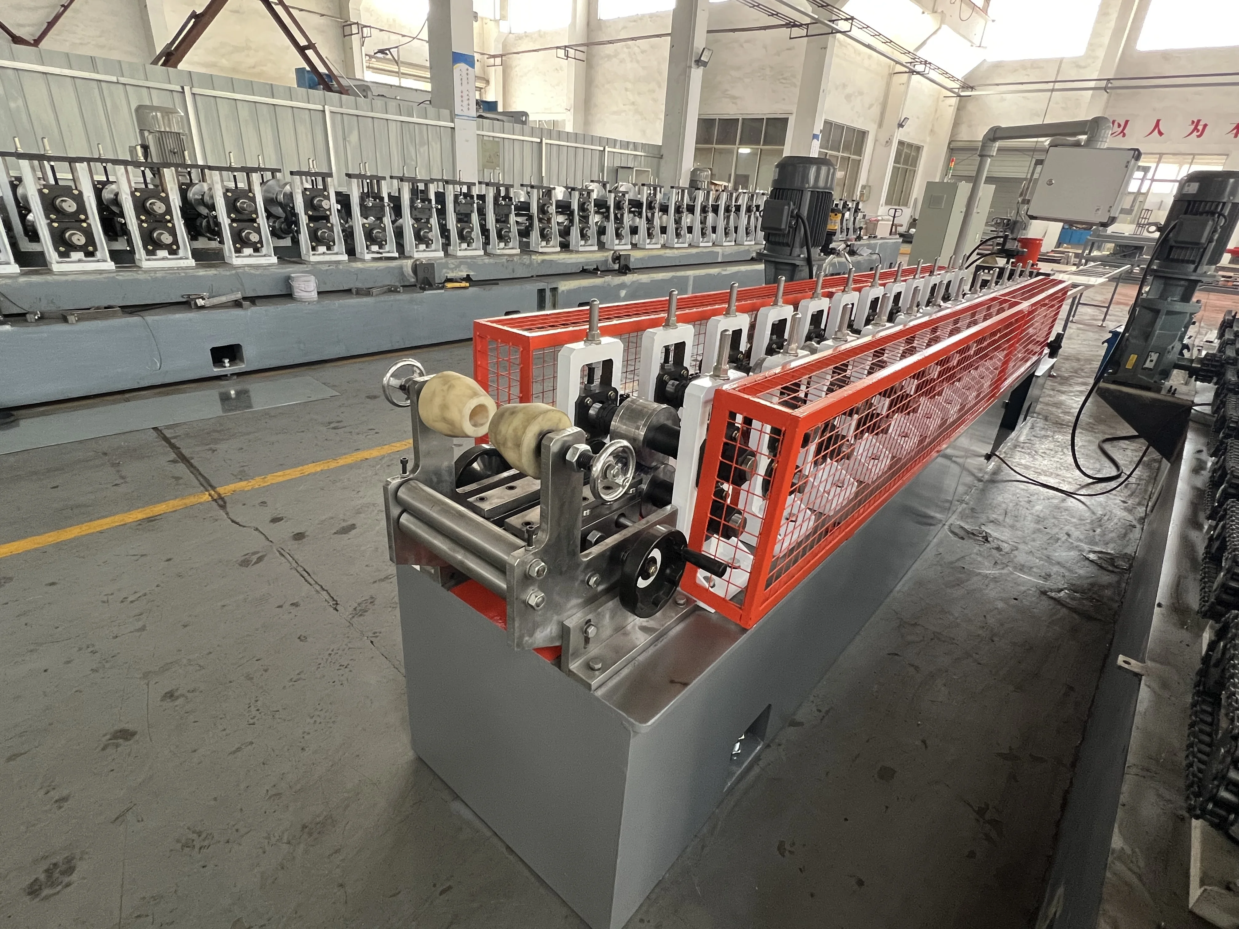 RC Resilient Channel Steel Profile Omega Hat Channel Roll Forming Machine