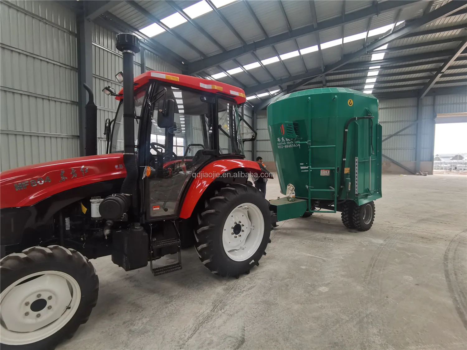 Farm machinery dairy farming tmr cow feed mixer truck for sale