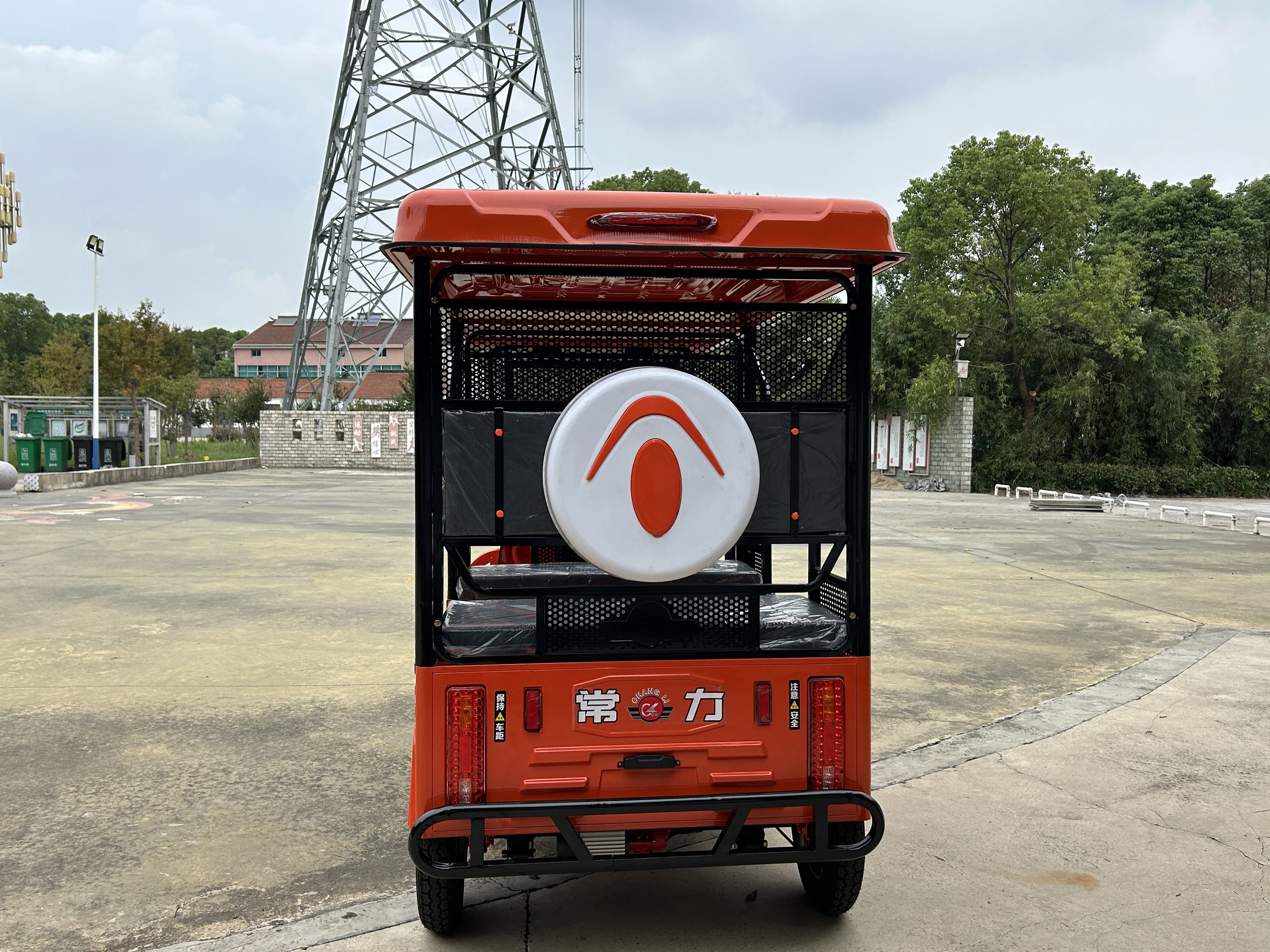 Hot Sale Tricycles Bajaj Electric Three Wheel Passenger Tricycle Auto E Rickshaw Tuk Tuk Differiential Motor Taxi
