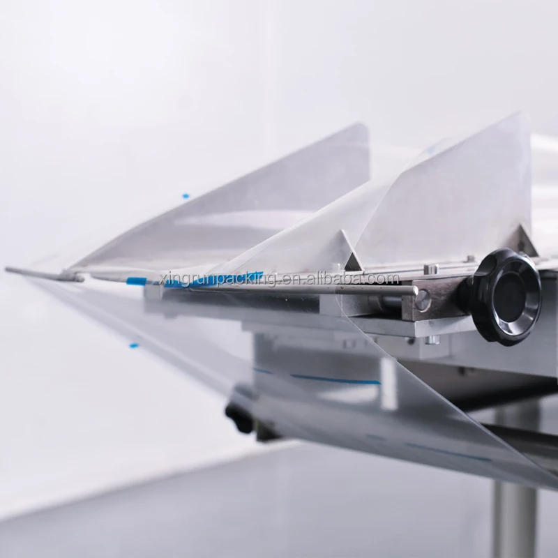 In stock Automatic Horizontal Flowing Pillow Packaging Machine for Napkin Candy Packaging Machine