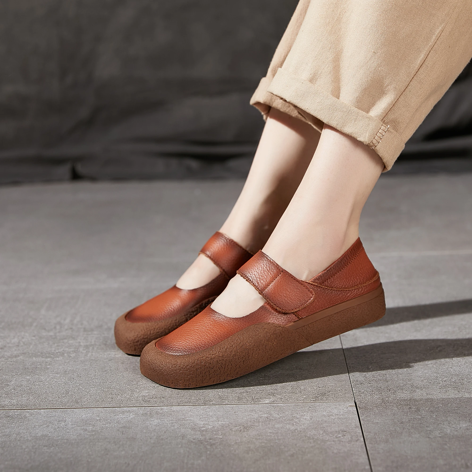 Factory price platform soft sole comfortable for women and ladies flat sandals shoes wholesale square toe mary jane shoes