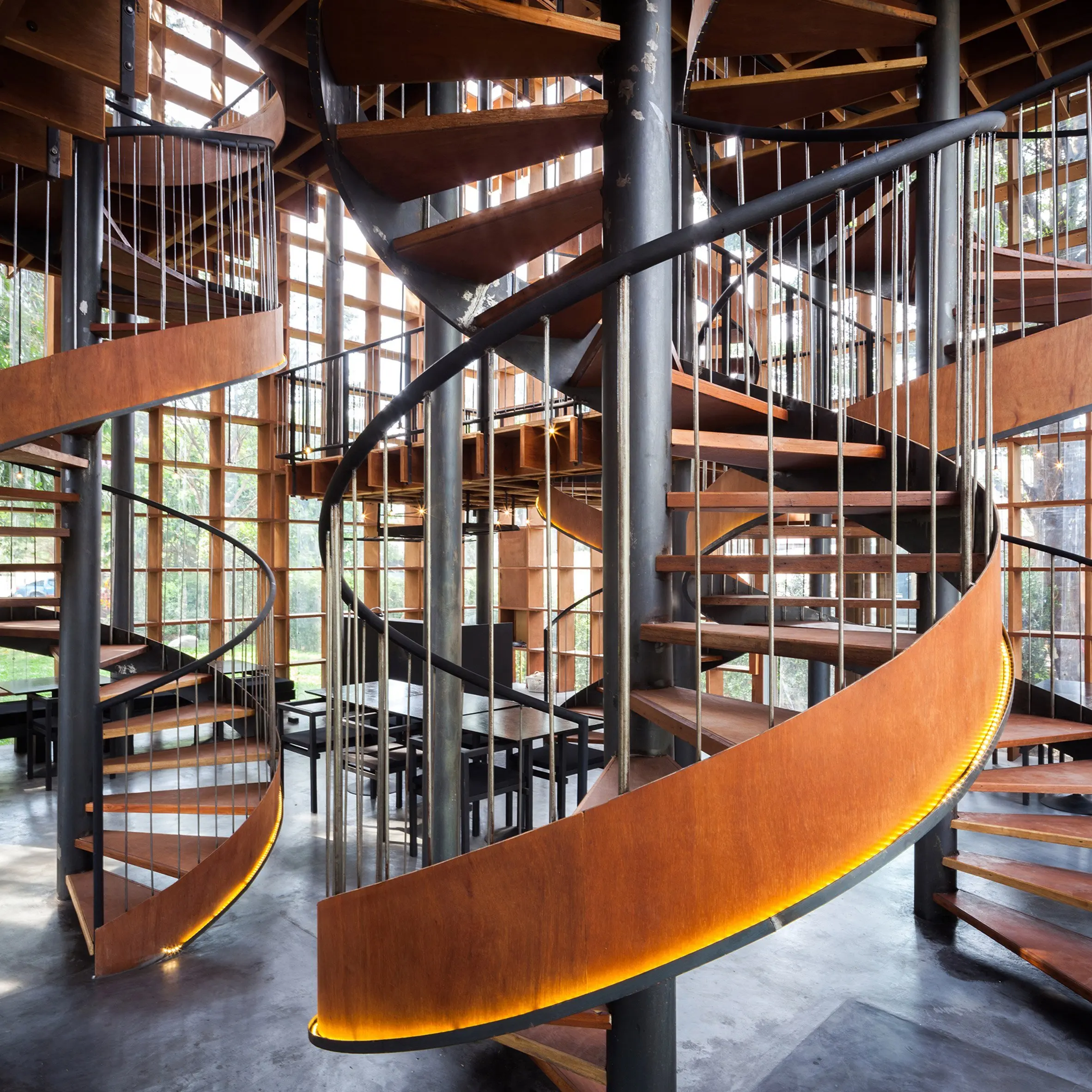 Attractive Design Hot Galvanized Carbon Steel Outdoor Spiral Stairs/Cast Iron Spiral Stair from Foshan Factory