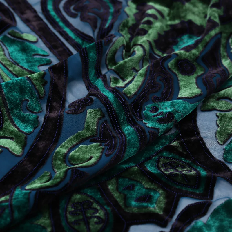 Vintage Thick Luxury Green Color Silk Velvet Fabric Burn Out Fabric for Charming Women Festival Evening Dress