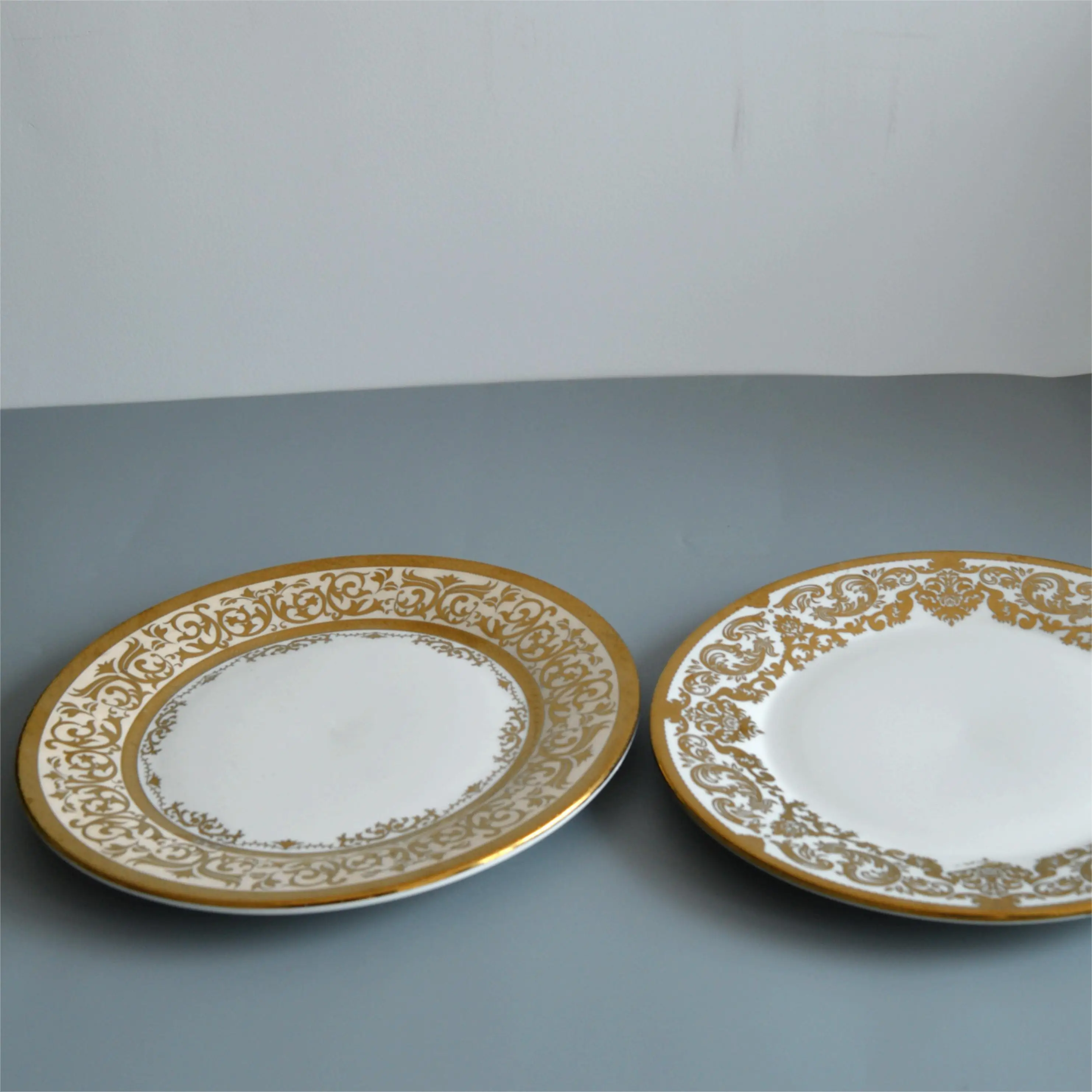 New luxury European, American, Italian, Russian and Arabic style bone china dinner plate