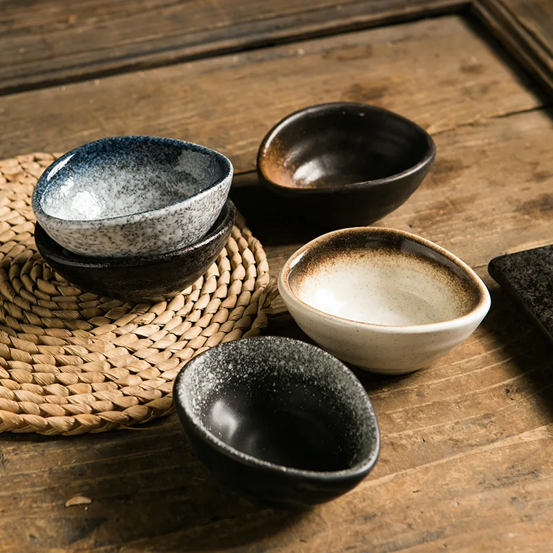 Wholesale Small Ceramic Sauce Dish Porcelain Colored Glazed Plates Japanese Sushi Seasoning Dipping Bowl For Restaurant
