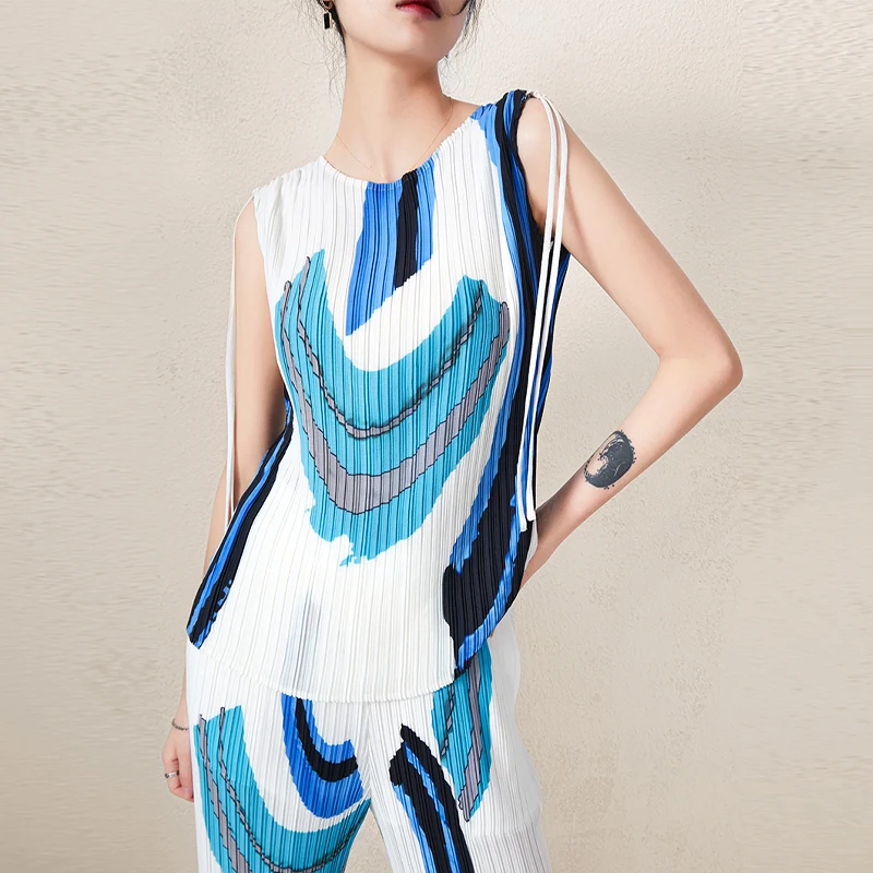 High Quality 2023 New Pleated T shirts Women Print Good Omens T-shirt Miyake Pleated Blouse Korean Vest Shirt