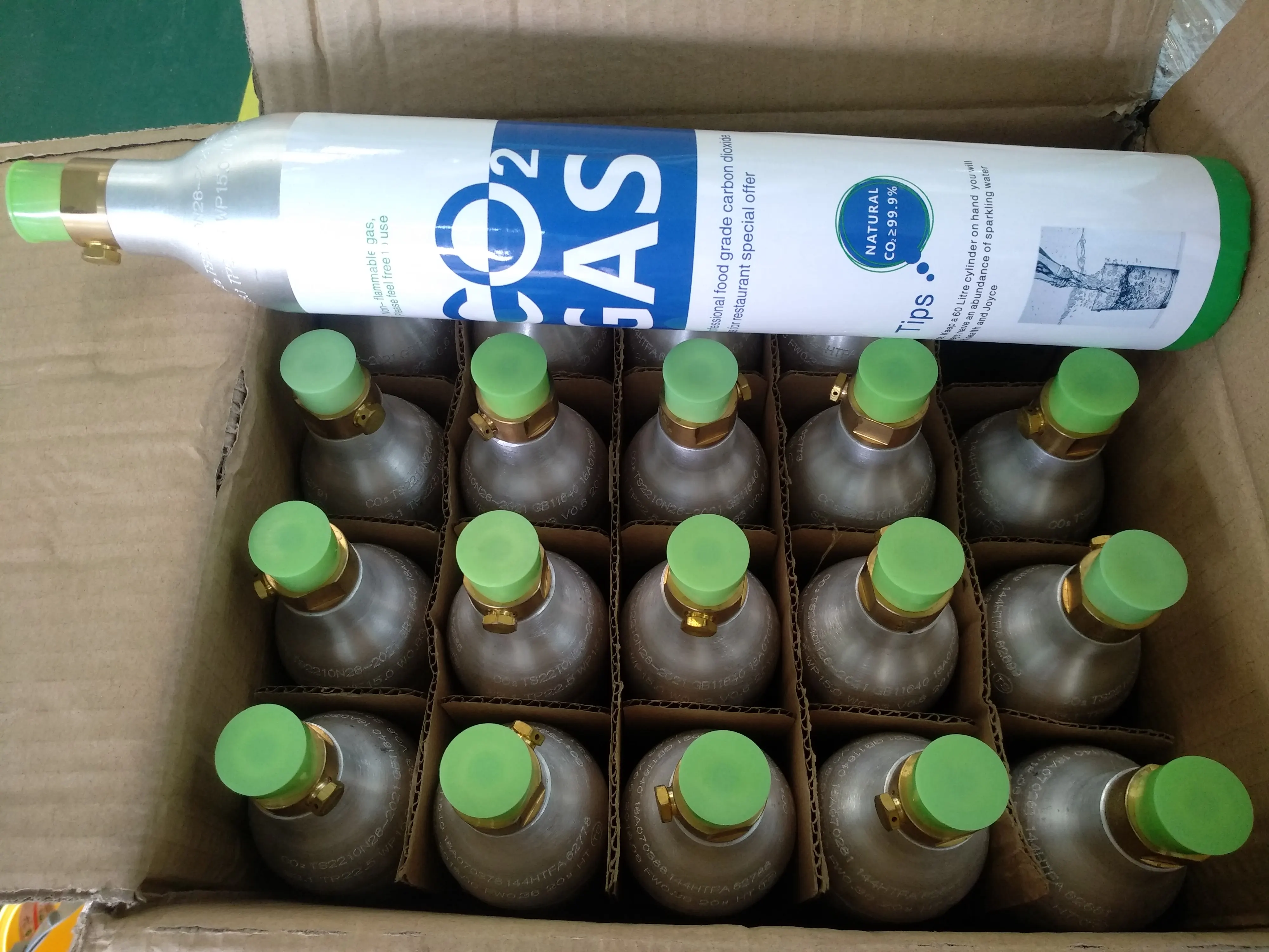 0.6L CO2 cylinder  co2 refilling cylinder  0.6L CO2  recharge for soda maker