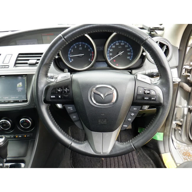 Японские подержанные автомобили mazda axela с функцией безопасной защиты