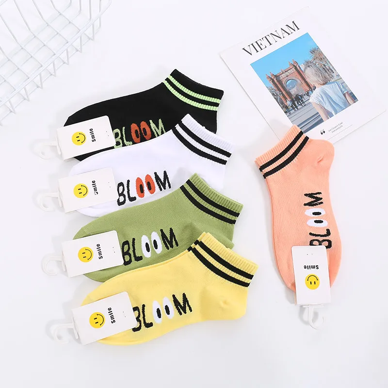 
Multi color mositure wicking Cartoon Pattern Girls Invisible Socks Custom Women Calcetines Ankle Socks 