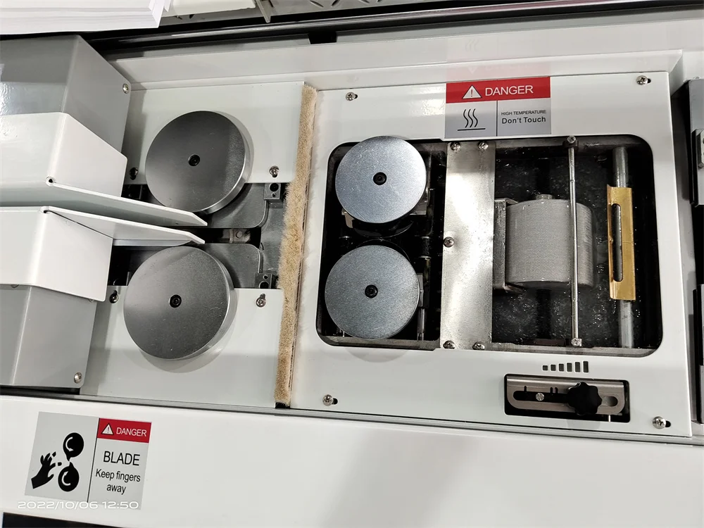 High Speed Automatic Book Binding Machine Perfect Glue Binding Machine With Cover Feeder