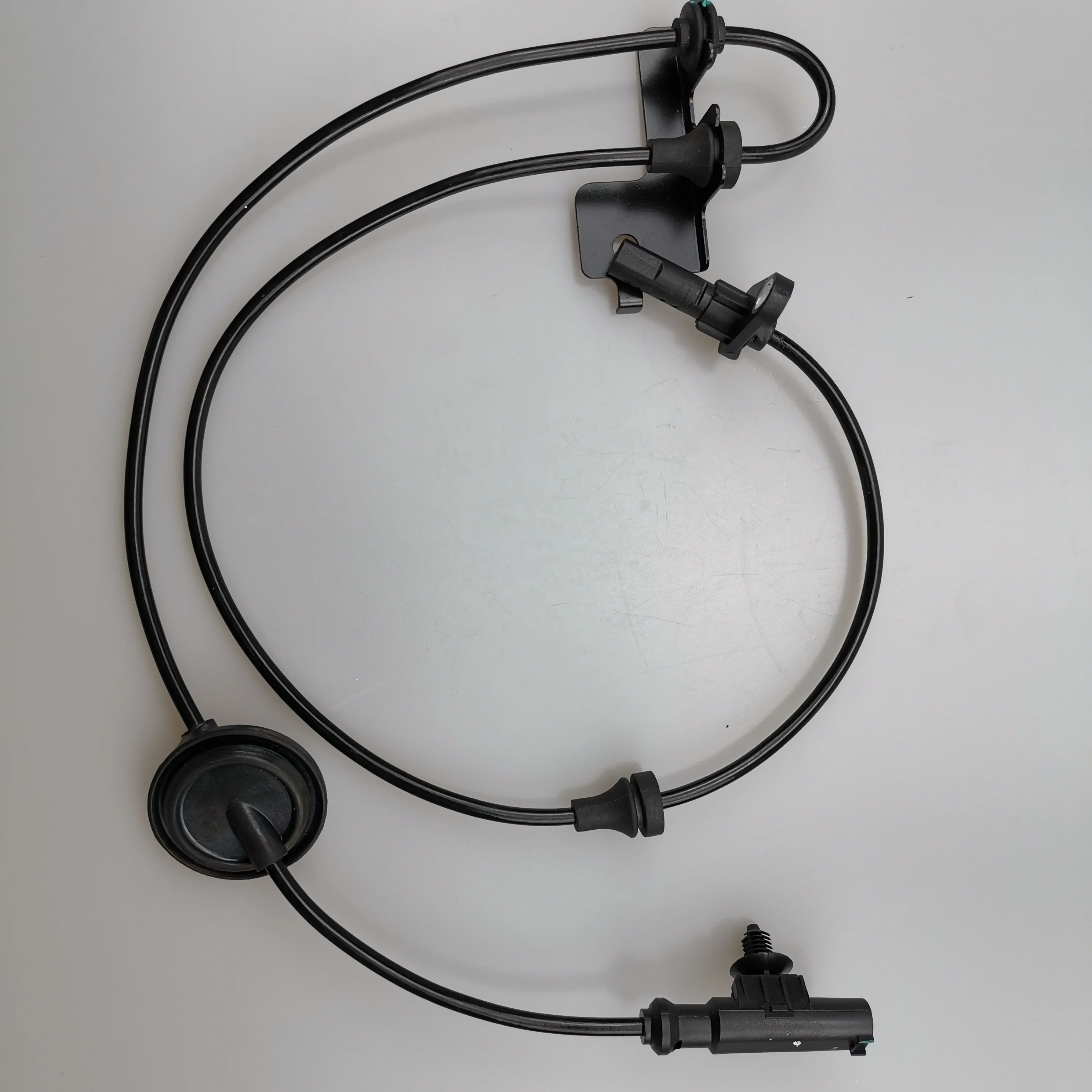 Передний датчик скорости колес sаик MAXUS G10 ABS C00022373 C00076003