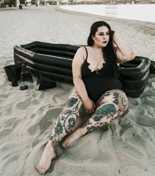 Gothic Adults Swimming Lounge Island Floating Toys PVC Inflatable Black Coffin Pool Float