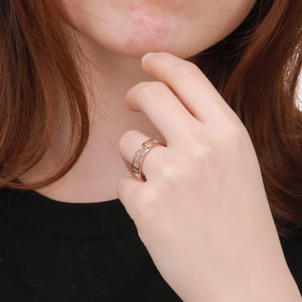 Classic Couple Jewelry Gold Hollow Out Roman Numerals Ring Custom Stainless Steel Letter Number Ring For Women Anniversary Gift