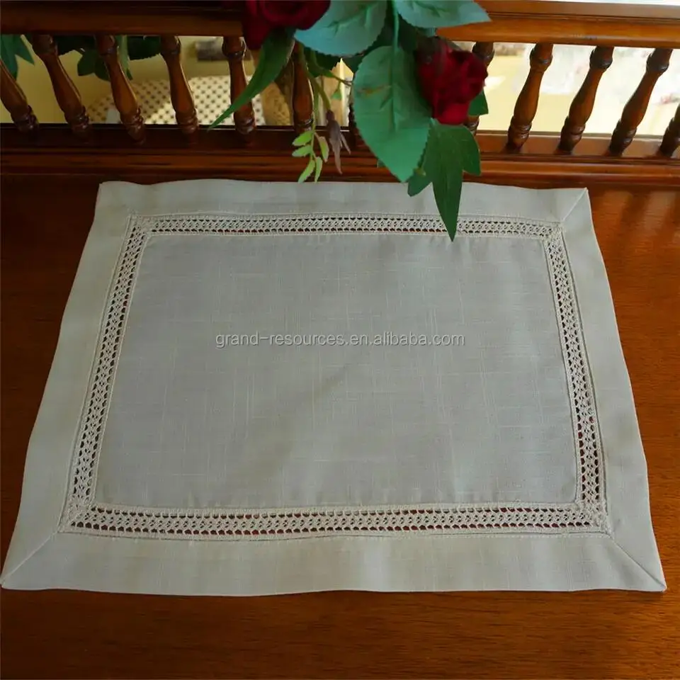 Custom 100% Polyester Cutwork Embroidery Square Tablecloths
