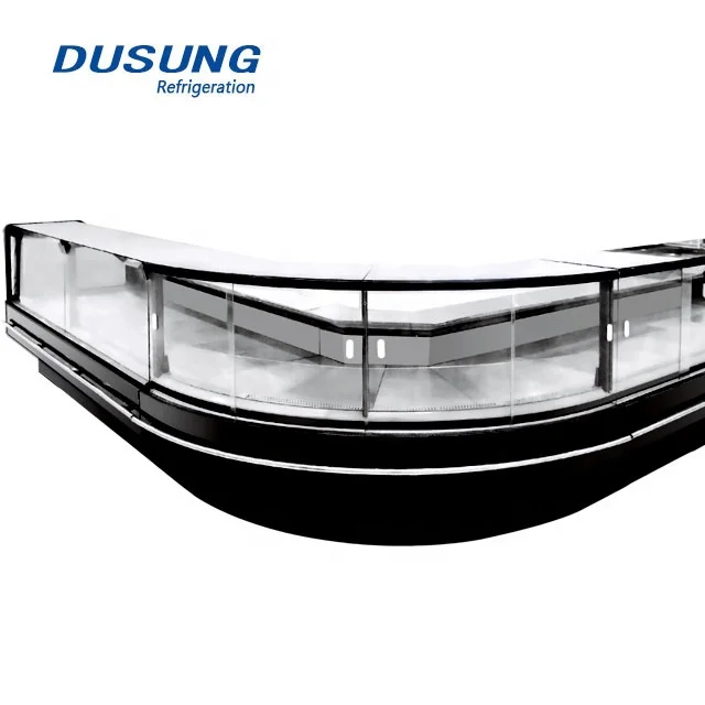 Прилавок для выставки шоколадных тортов в супермаркете