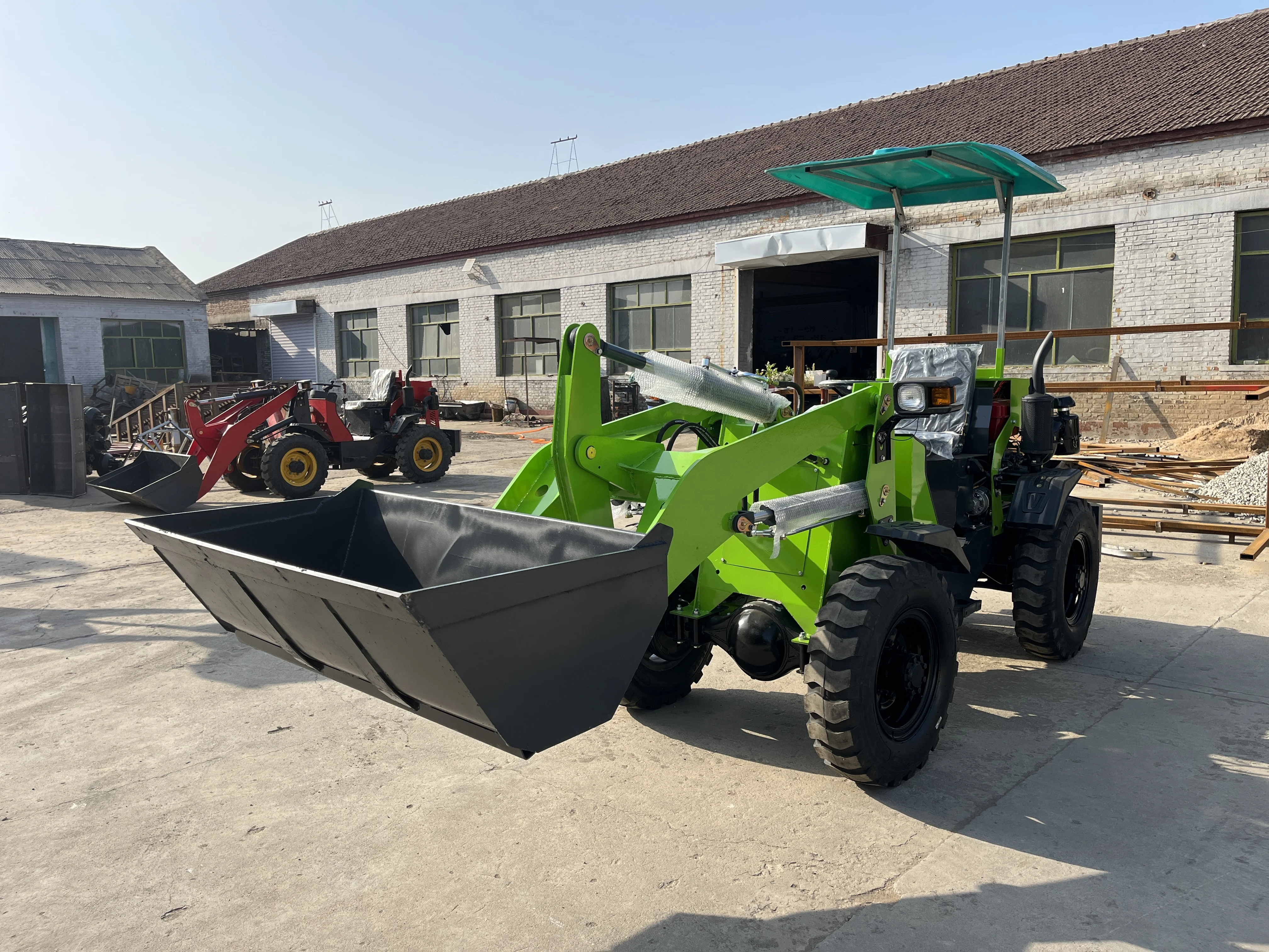 Дизельный мини-фронтальный погрузчик 25hp 18hp 4wd