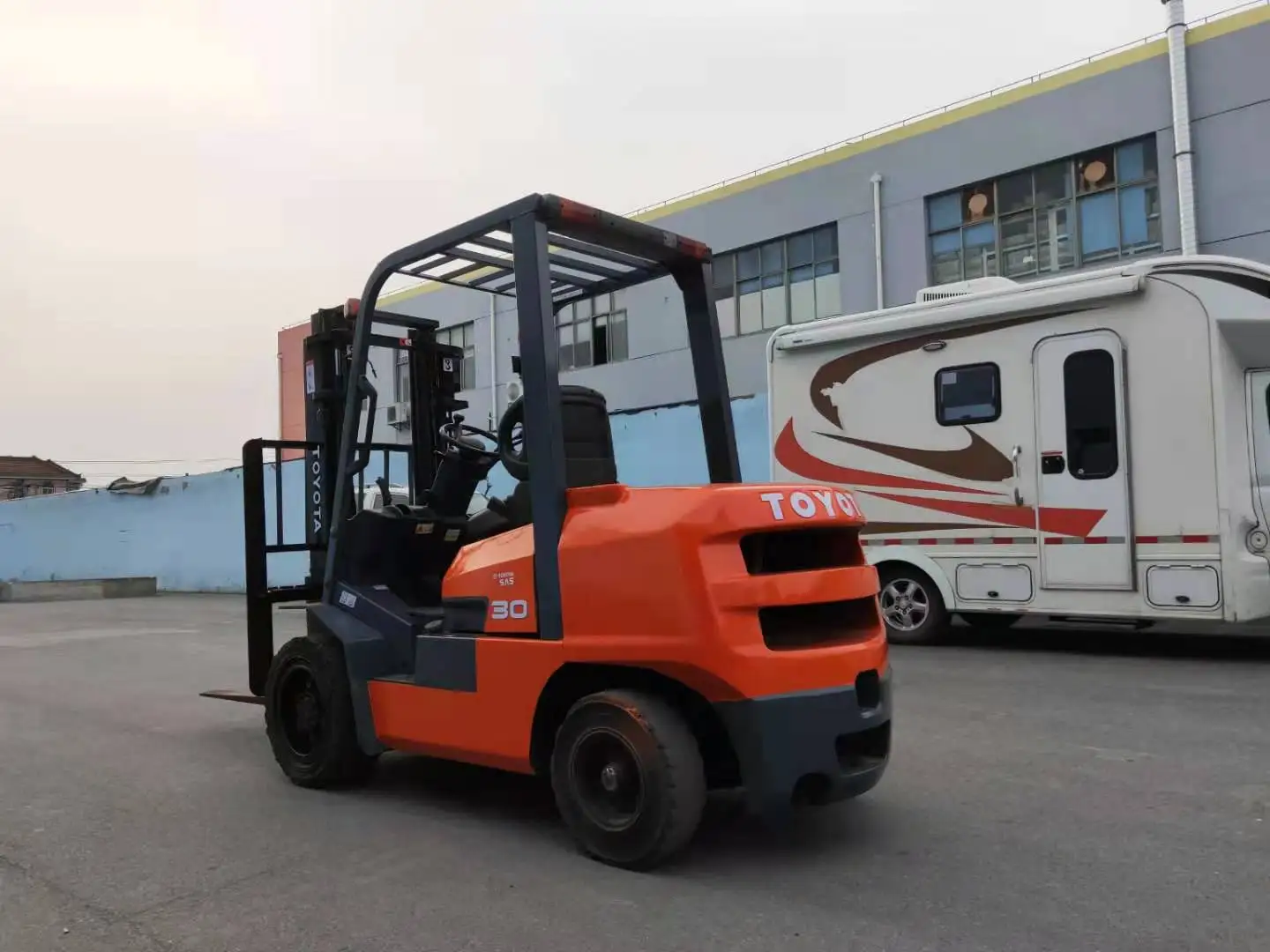 clean and good looking imported second-hand toyota forklift 3ton are hot for sale