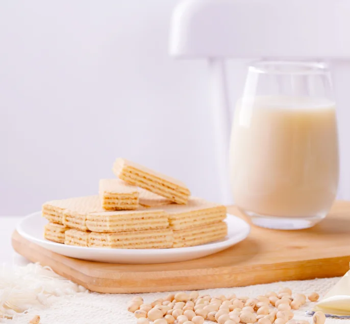 68g Wholesale sweet snack soya-milk wafer biscuit
