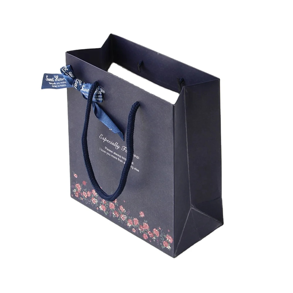 Eco friendly Paper Bag Wholesale christmas paper gift paper bag with ribbon handle