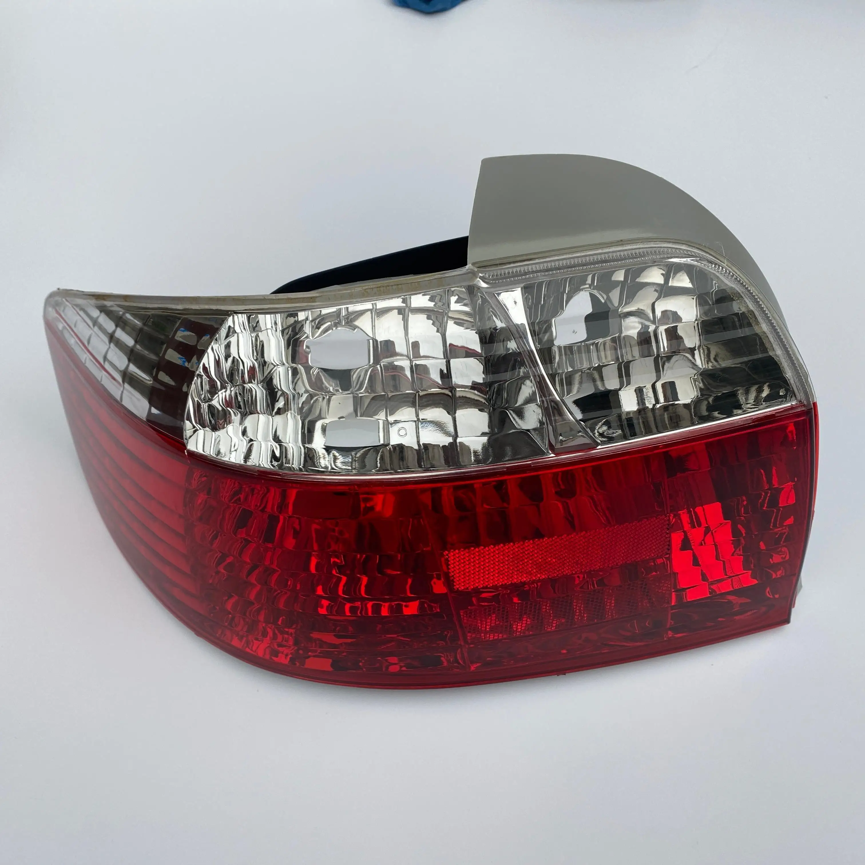 Автозапчасти высококачественный задний фонарь 81551-0D030 81561-0D030 для TOYOTA VIOS 2003