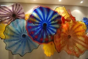Popular art decoration handmade glass plates wall hanger murano flower shaped glass plates