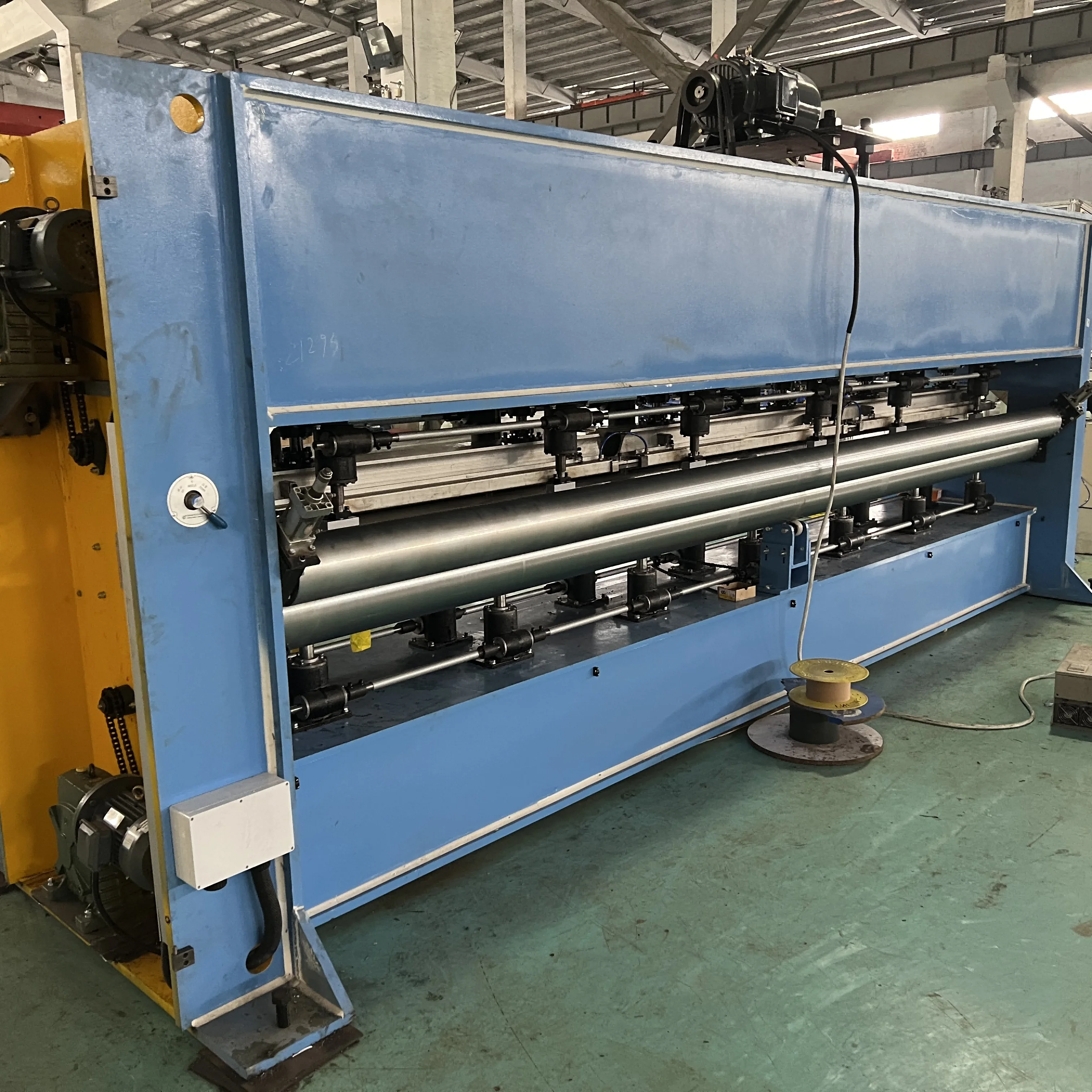 Nonwoven needles for needle punching machine loom