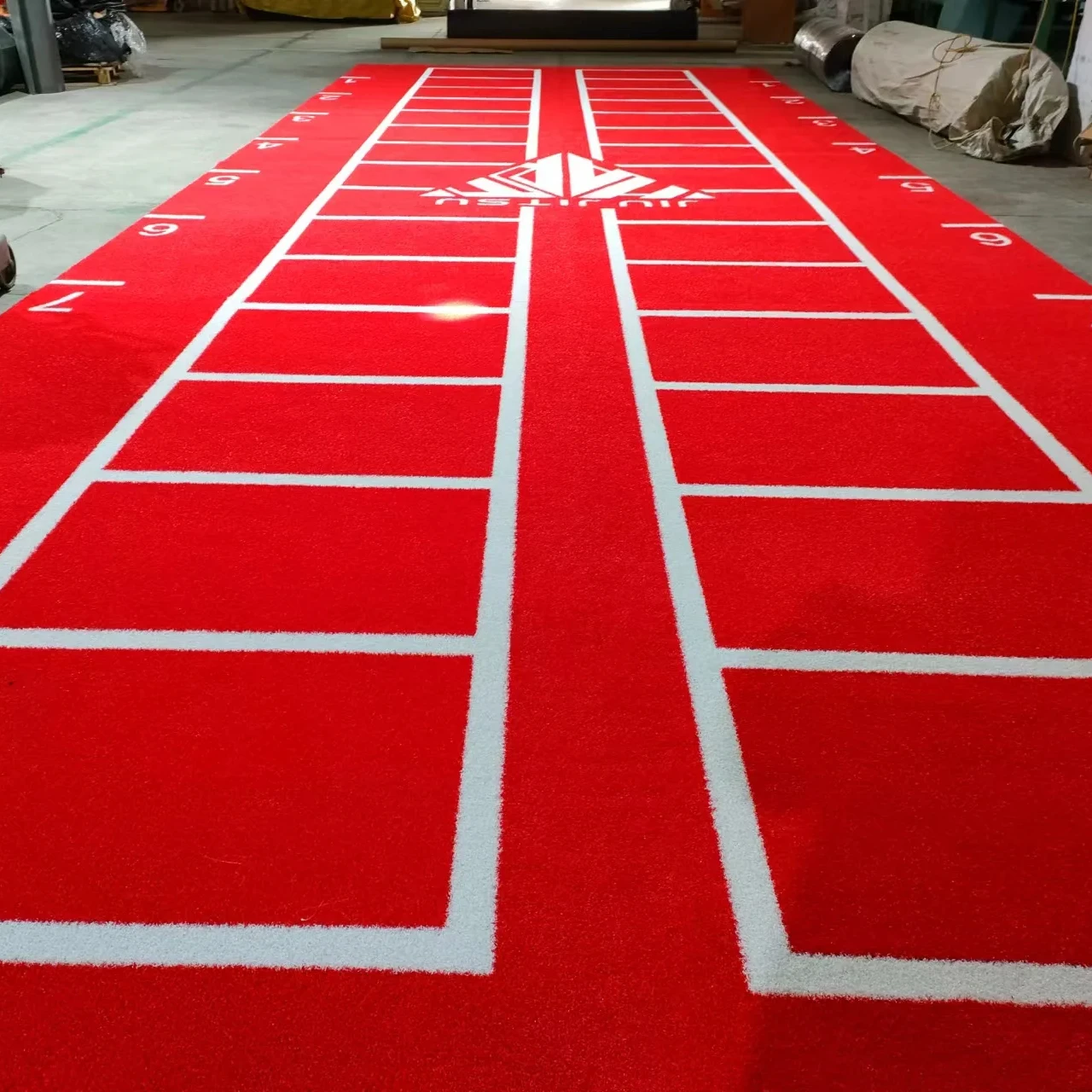 New design knee protection shock padded absorbing artificial grass astro turf for gym sports fitness flooring