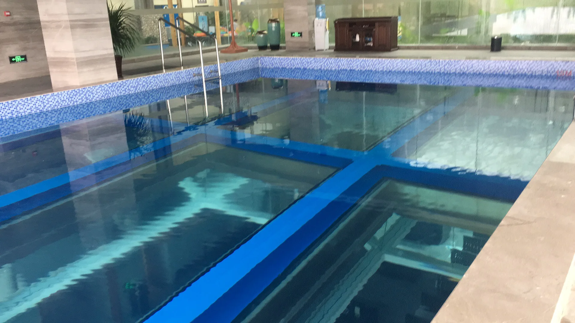 Acrylic Glass Panels for Custom Swimming Pools price