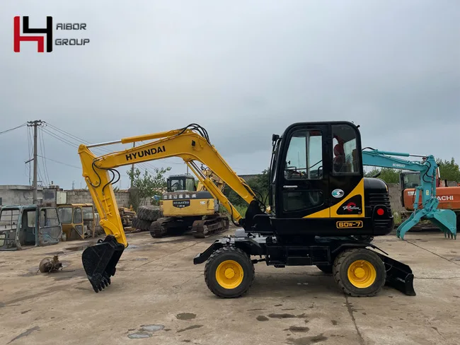 Хит продаж мини-экскаватор используется HYUNDAI R60W-7 колесный экскаватор 6 Тонн Небольшие экскаваторы в хорошем состоянии