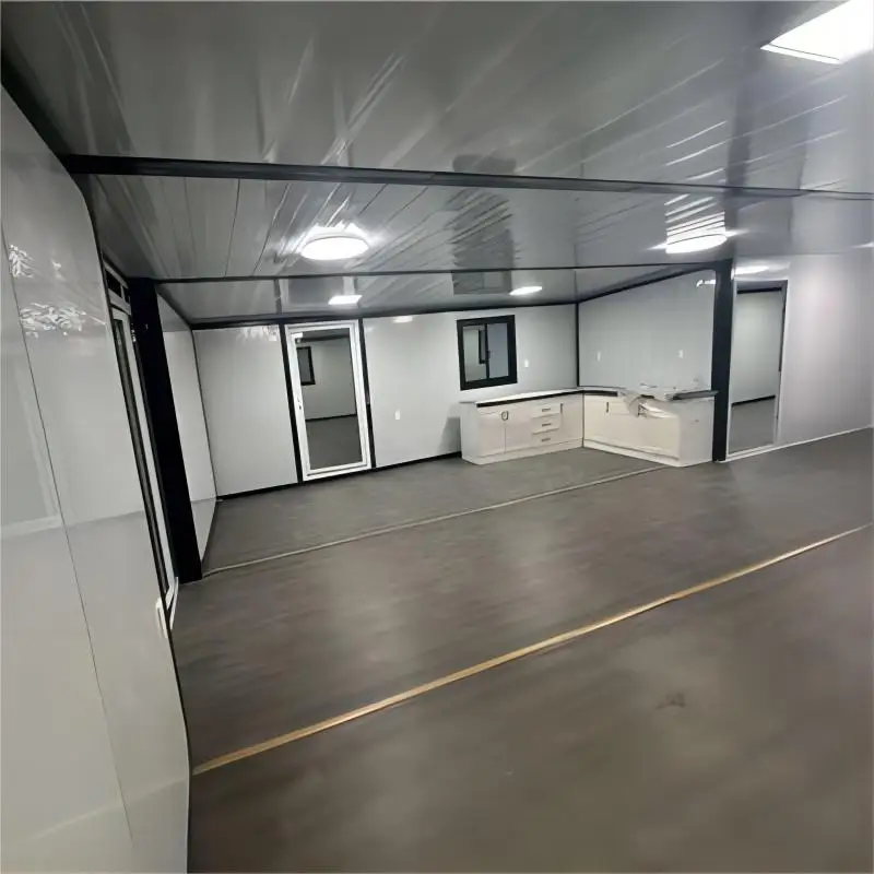 Hot sale detachable wholesale 4 Bedroom Luxury 40ft 20ft Movable Foldable Expandable Prefab Container House For Sale