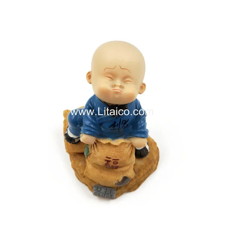 Статуэтка из полимерной смолы