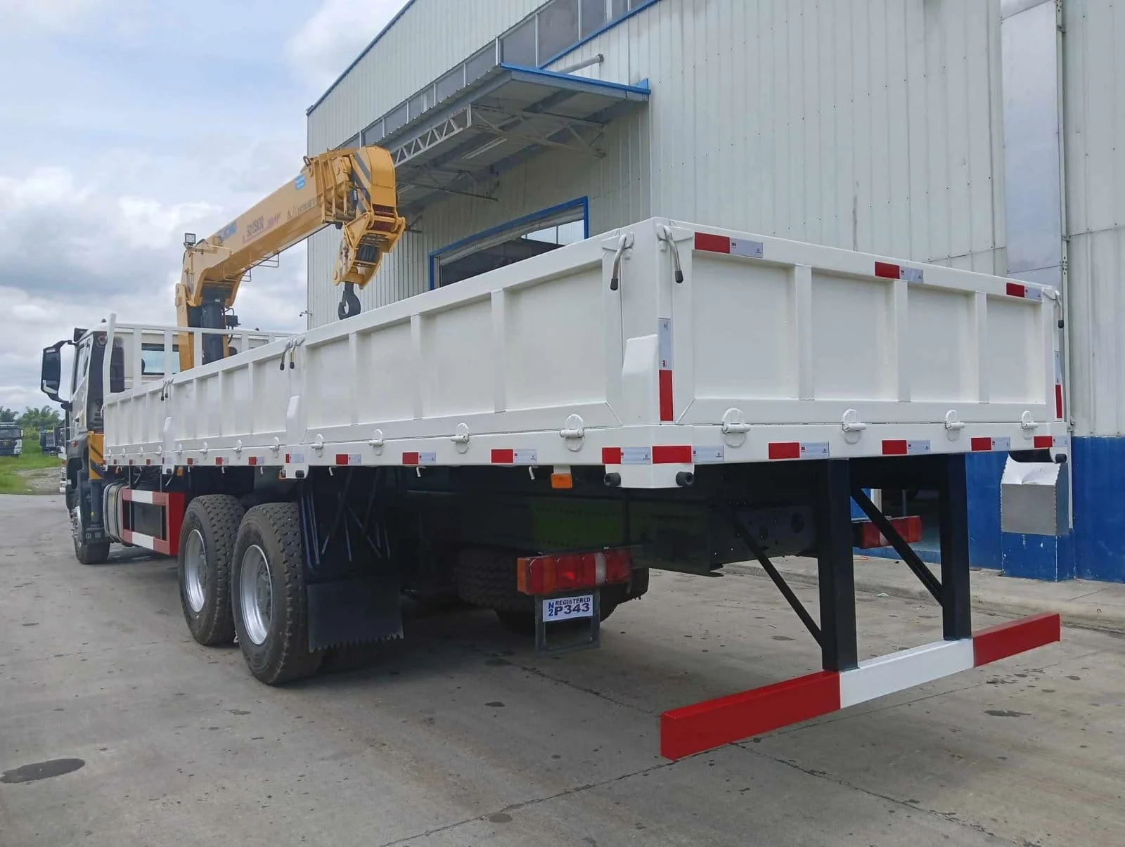 20 tons cargo truck with 10 ton 12 tons boom crane
