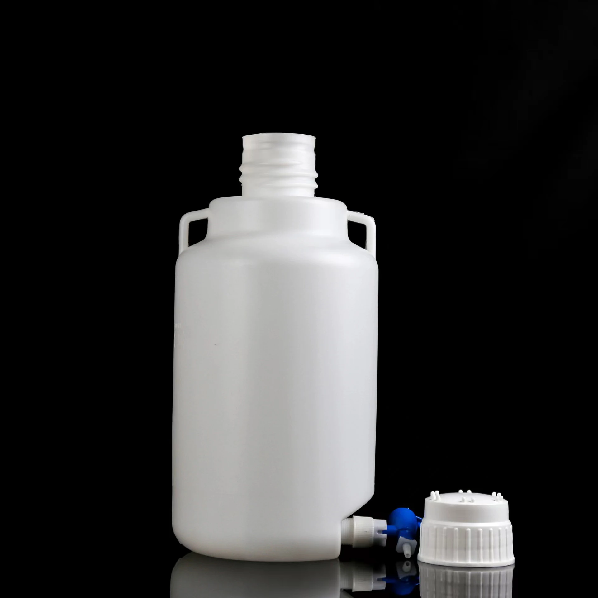 Lab Use Water Bucket 5l 10l 20l Plastic Distilled Water Bucket With Faucet