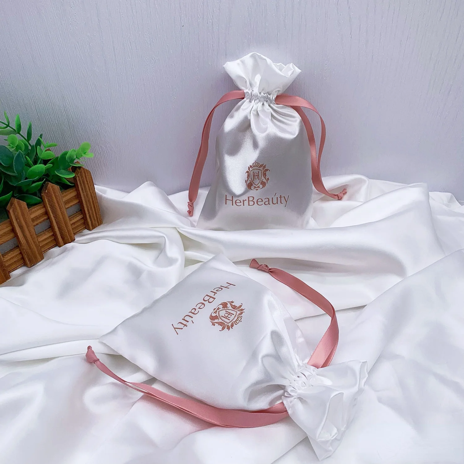 Personalized Luxury Durable Satin Pouch for Jewelry Earring Packaging Satin Dust Bag With Logo Printed