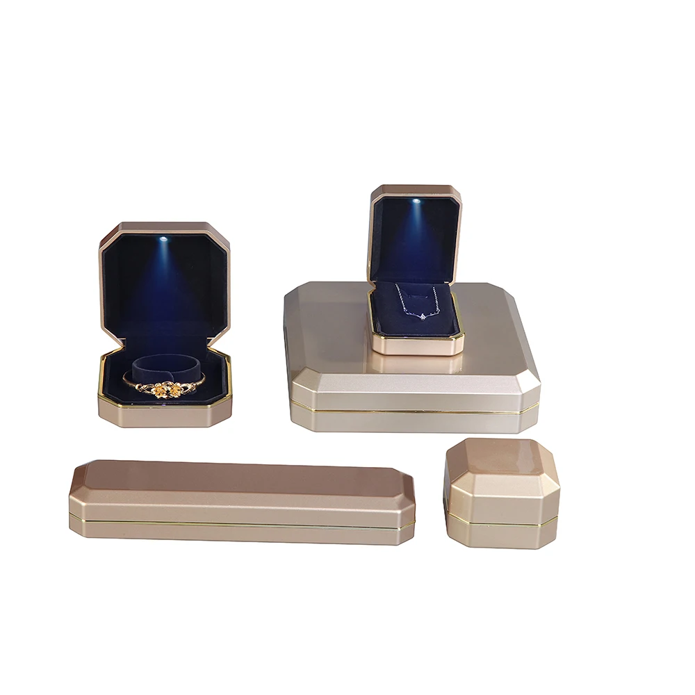 Led light ring box custom logo silkscreen printing gold plastic piano lacquer led jewelry box luxury pendant box