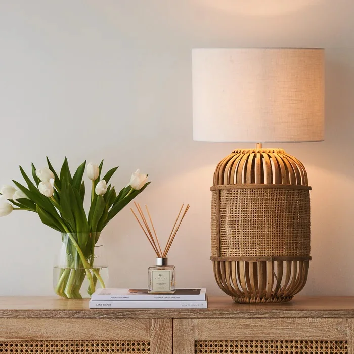 Best selling sustainable elegant Indoor Decorative Handmade Natural Rattan  table  lamp