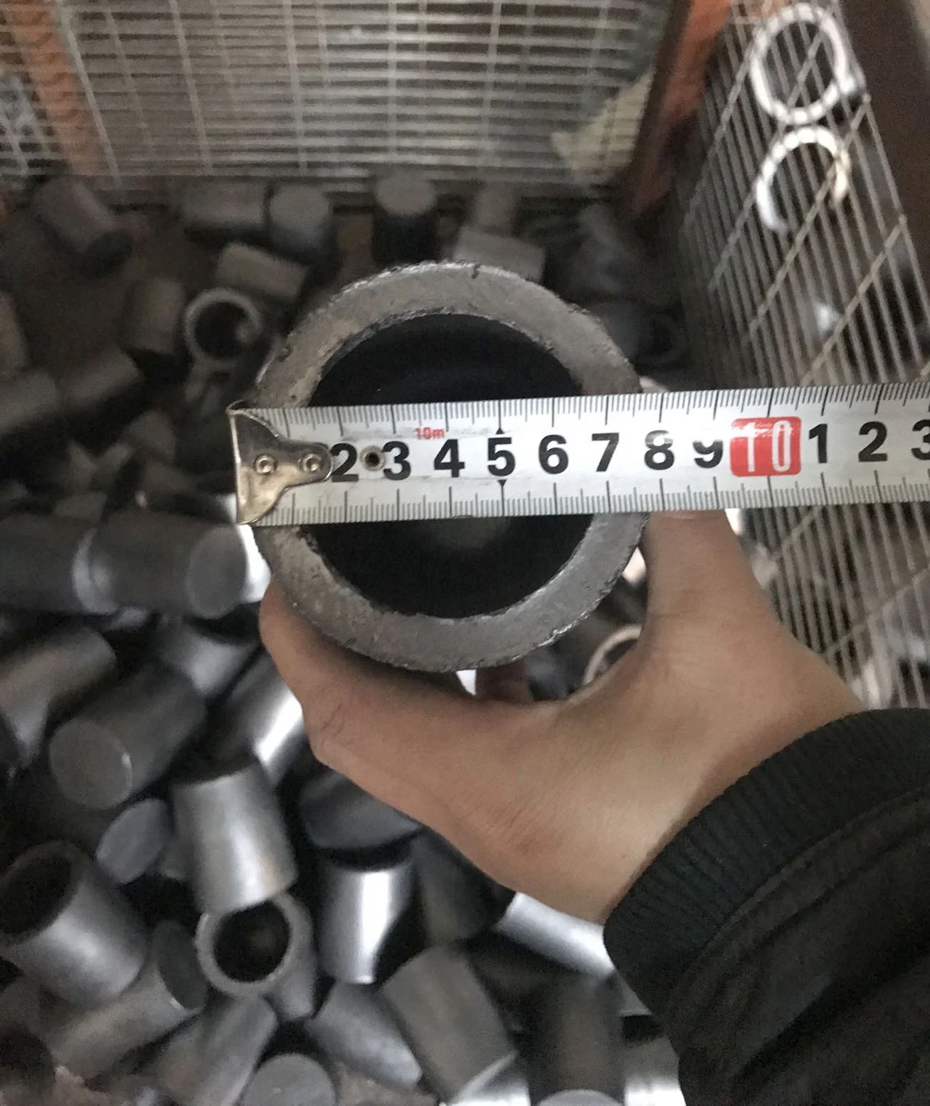 Molded pressing clay graphite crucible factory price rate directly custom and supply