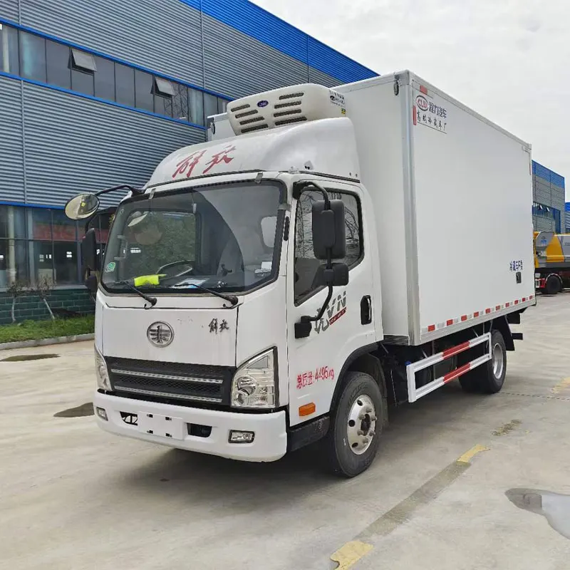 FAW 4X2 Refrigerated Truck for Freezing and Transporting Vegetables and Meat